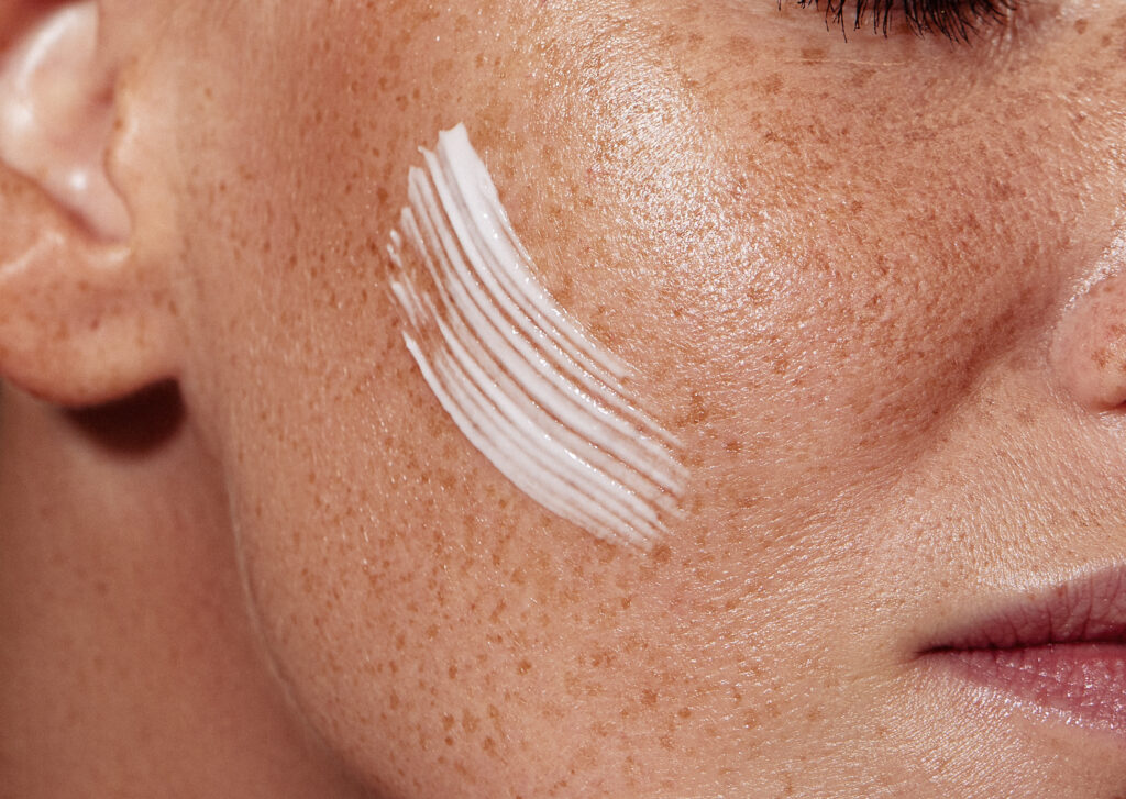 The Miracles of Retinol: Your Guide to Anti-Aging Skincare